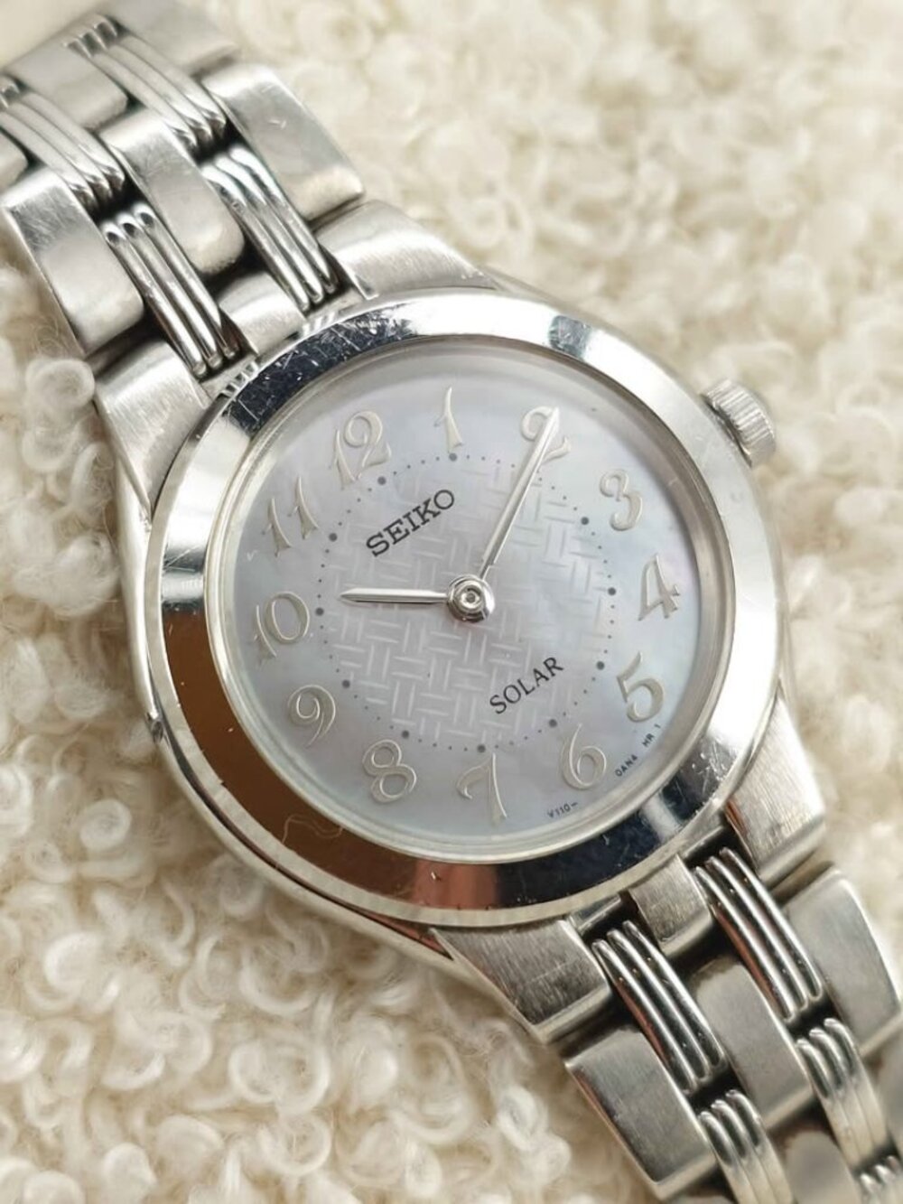 Seiko V110-0AH0 Women's Solar Watch 25mm Mother of Pearl Dial JDM Vintage